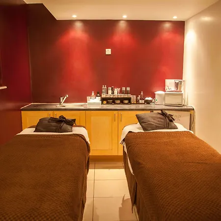 Manor Estate Hotel 4*