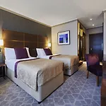 Manor Estate 4*