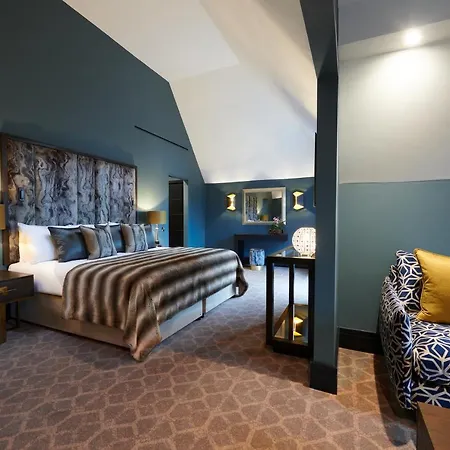 Manor Estate Hotel