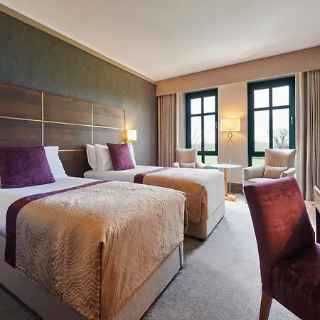 Manor Estate Hotel 4*