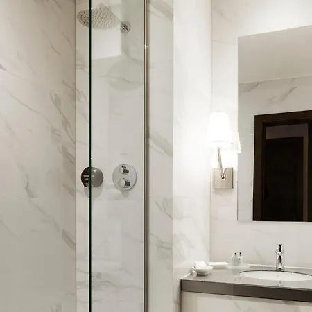 Manor Estate Hotel 4*