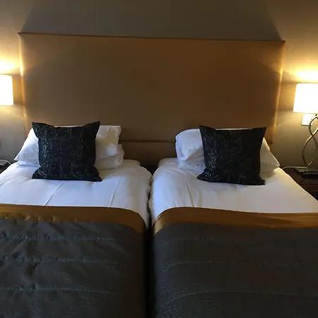 Manor Estate Hotel