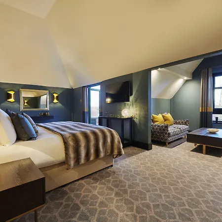 Manor Estate Hotel 4*