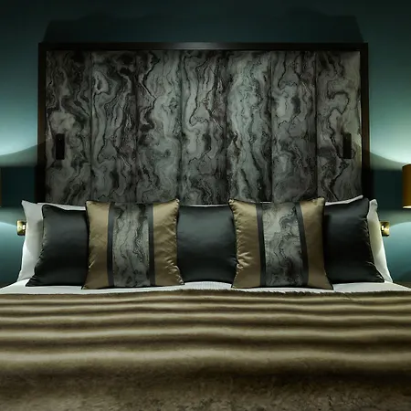 Manor Estate Hotel 4*