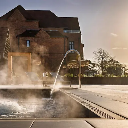 Manor Estate Hotel 4*