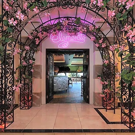 Manor Estate Hotel