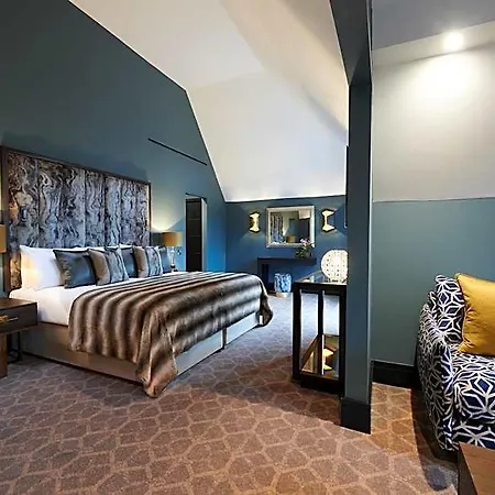 Manor Estate Hotel 4*