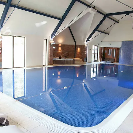 Manor Estate Hotel 4*