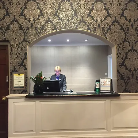 Manor Estate Hotel 4*