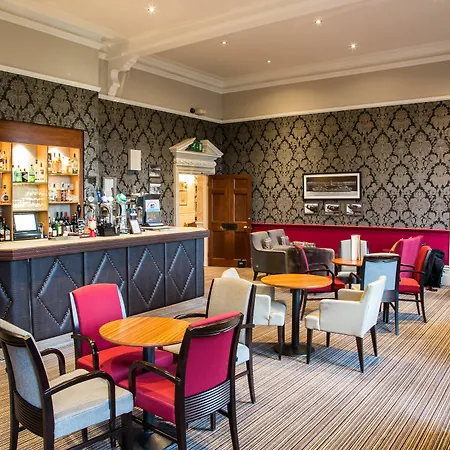 Manor Estate Hotel 4*