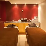 Manor Estate Szálloda 4*
