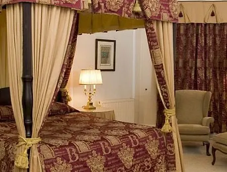 Aldwark Manor Estate فندق 4*